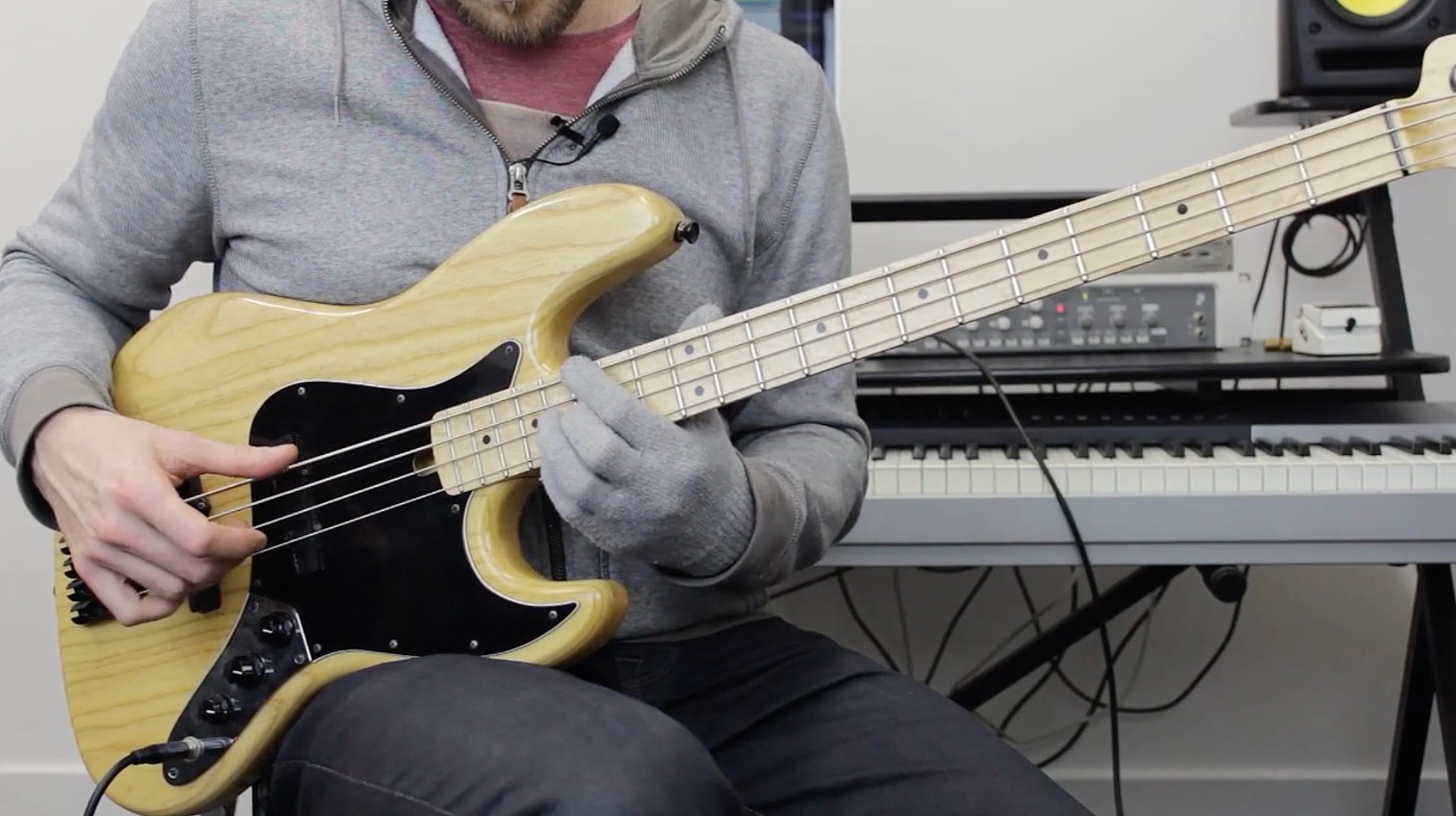 Playing Chords on Bass Guitar - The Definitive Guide